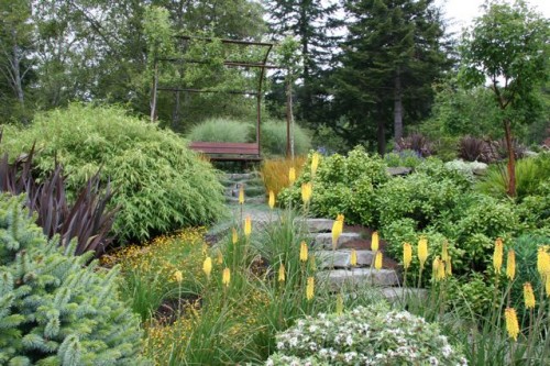 Garden Gallery: An Oregon Coast Garden | PITH + VIGOR